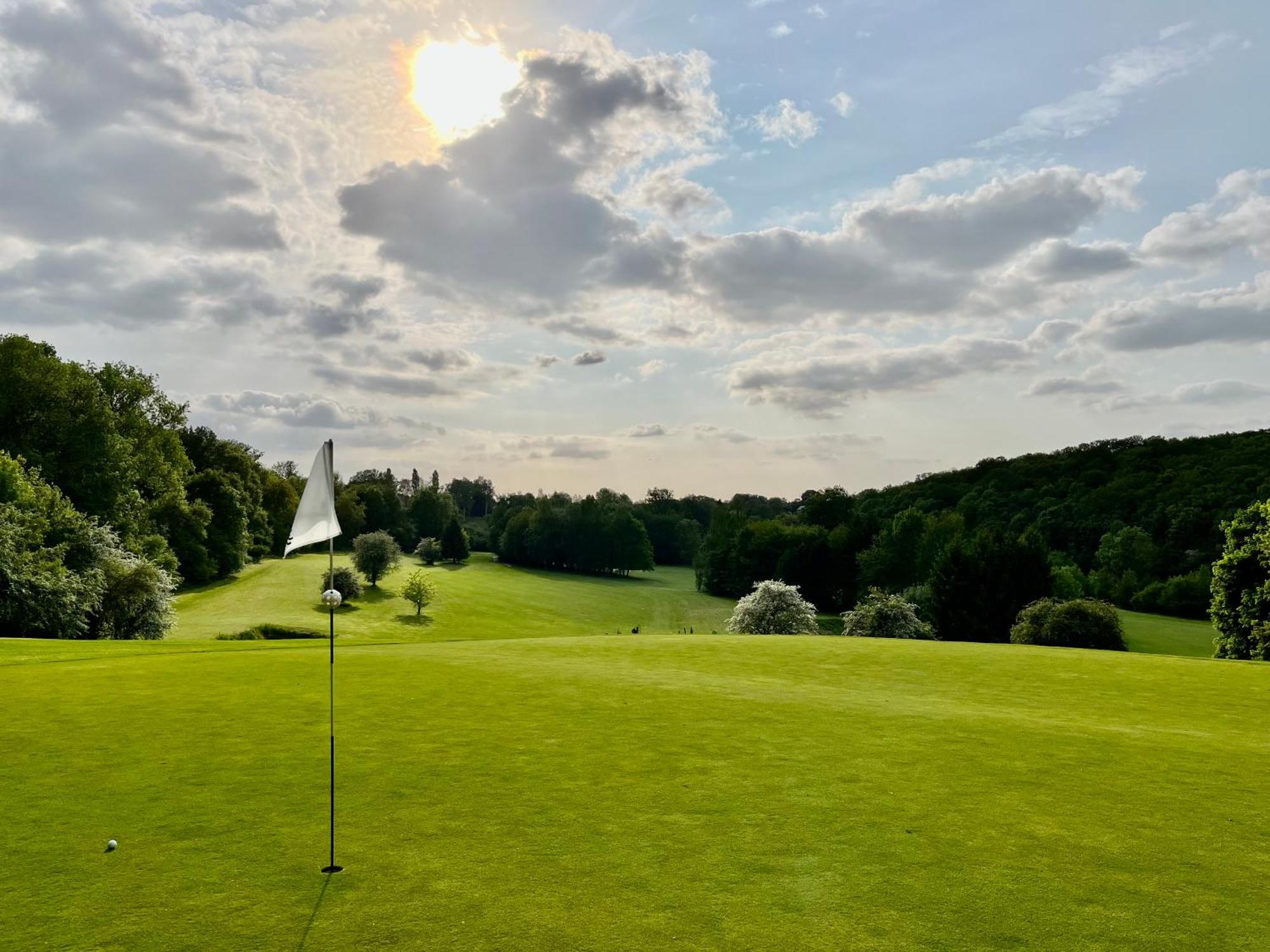 Golf & Hotel De Falnuee Mazy Luaran gambar